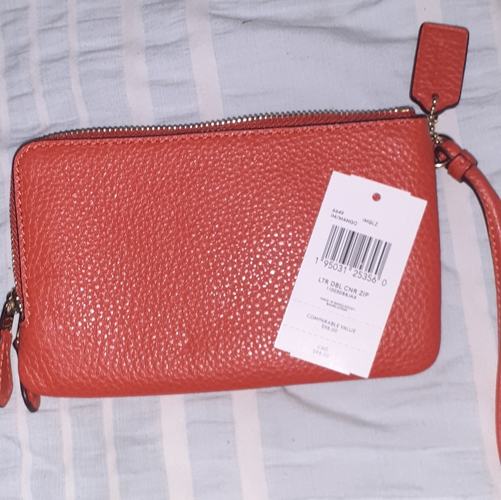 Coach wristlet - Picture 4 of 4